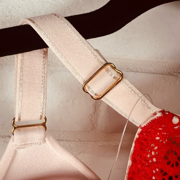 NWT Soma Embraceable Geo Lace
Racerback Underwire Bra 34 DD Porcelain #0632 - Picture 6 of 12